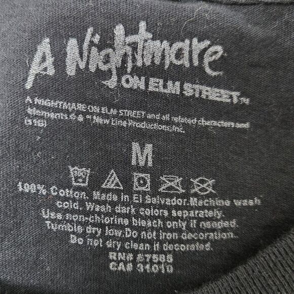 NWOT Nightmare On Elm Street T-Shirt Men's Medium Black Freddy and Jason Graphic - Picture 2 of 6